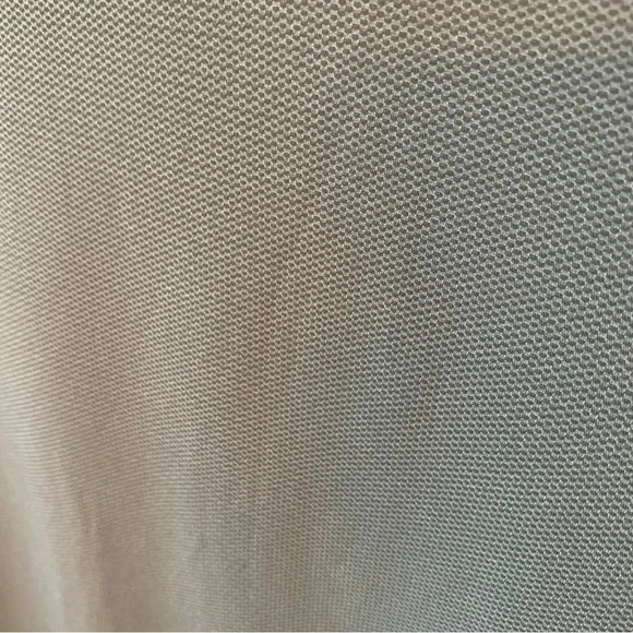 Lululemon Men's Grey Running Shirt - Picture 5 of 9